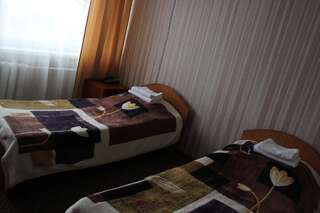 Отель Усть-Каменогорск Отель Усть-Каменогорск Стандартный двухместный номер с 2 отдельными кроватями-2